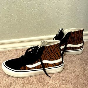 Vans Sk8-Hi Top Tiger Print Sneakers